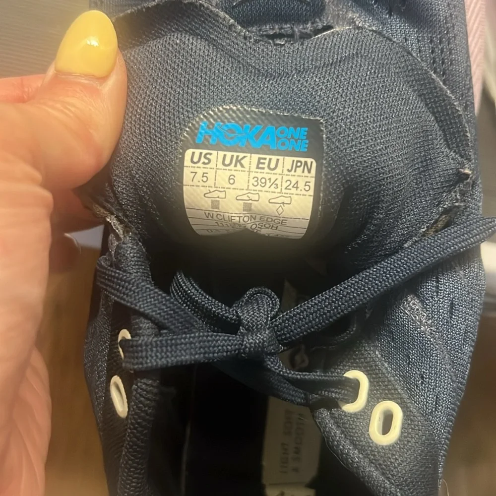 Women’s Hoka One Clifton Edge - Picture 5 of 6